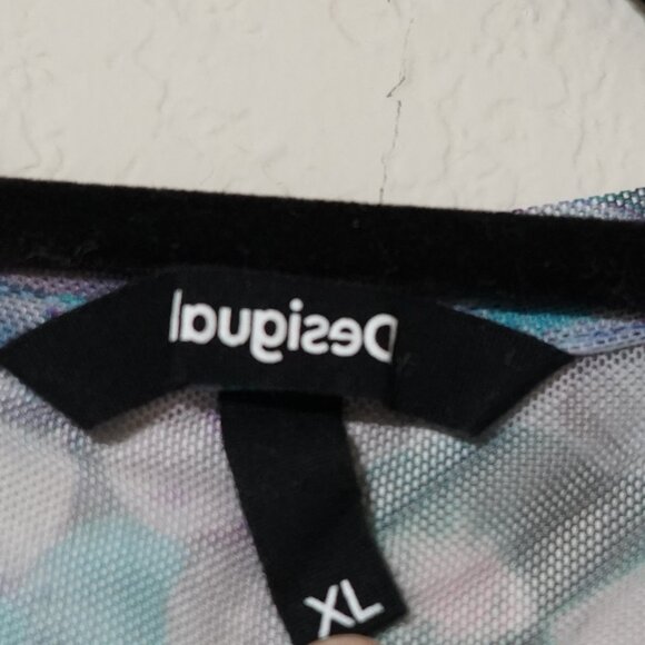 desigual floral short sleeve sheer top size XL - Picture 2 of 3